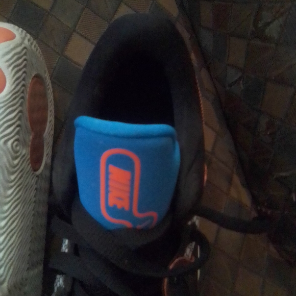 Black and Gray Athletic Shoes with Mesh Design - Picture 5 of 5